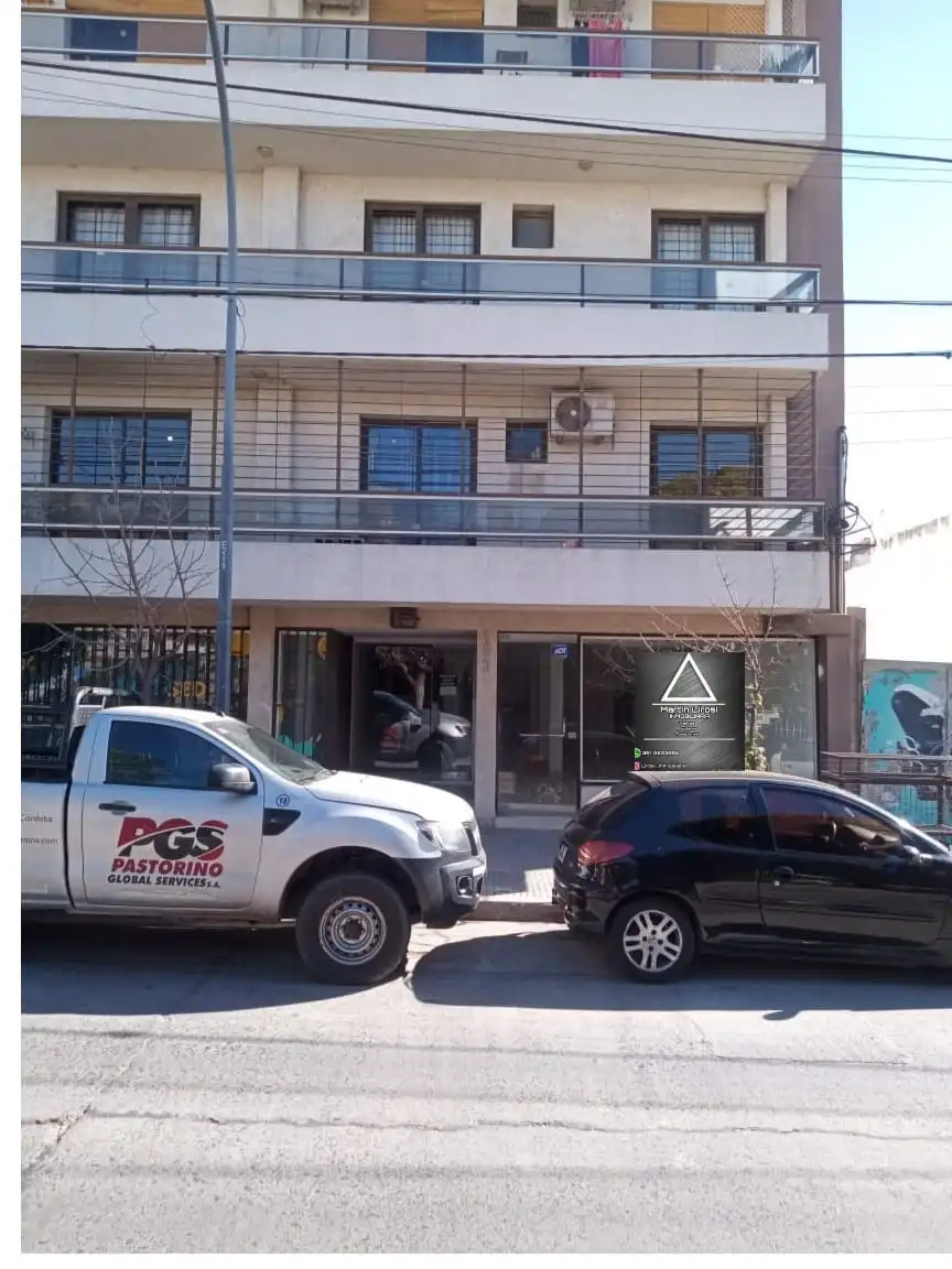 Vendo hermoso local para inversión  Alto Alberdi. Buena Ubicación !!