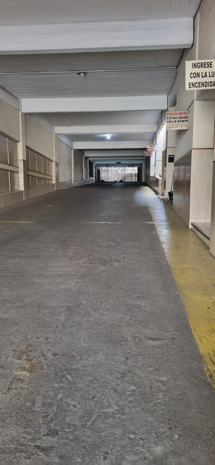 Se vende Cochera Pb Tucuman a mts de Av Colon