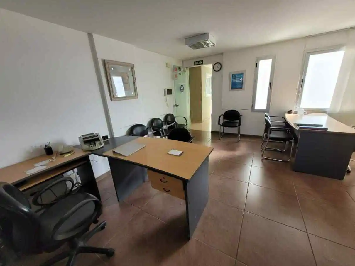 OFICINA - 70 mts. 2 baños