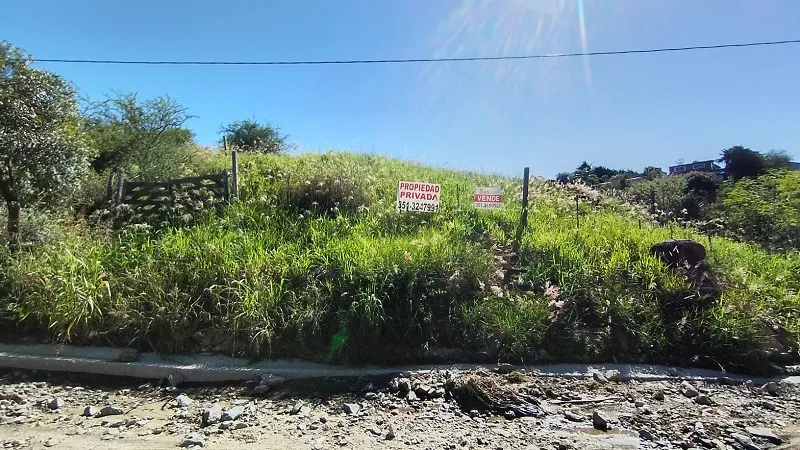 LOTE EN VENTA | VILLA DEL LAGO – CARLOS PAZ SUP. 700m2 - Agua y luz