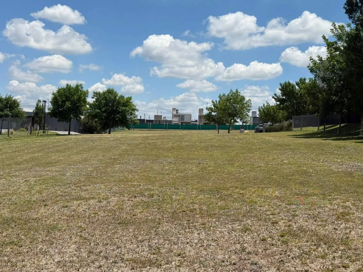 EXCELENTE TERRENO EN VENTA - COUNTRY GOLF LA CASCADA
