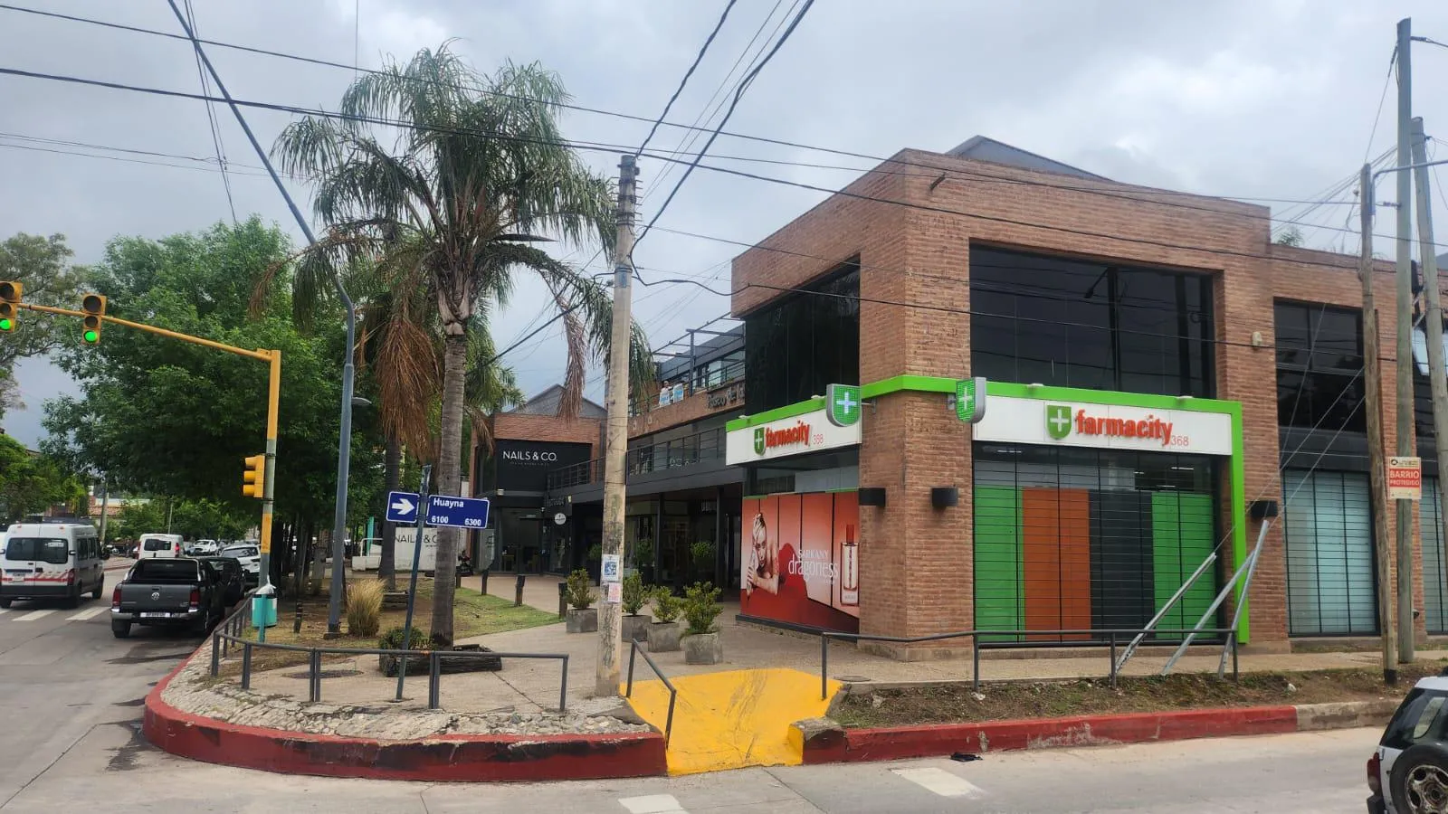 OFICINAS CATEGORIA EN RECTA MARTINOLLI FRENTE DISCO LOS CAROLINOS