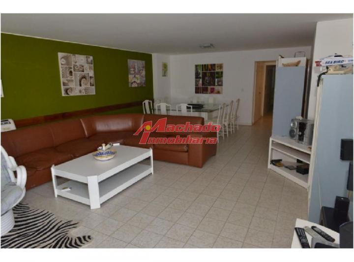 Departamento · 170m² · 5 Ambientes · 1 Cochera