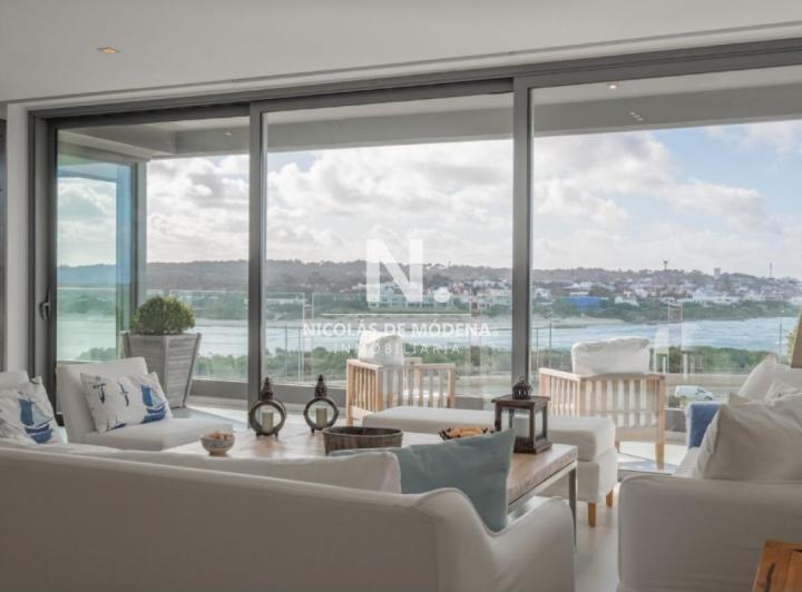 Departamento · 271m² · 5 Ambientes · 1 Cochera