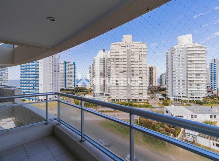 Departamento · 200m² · 5 Ambientes · 1 Cochera