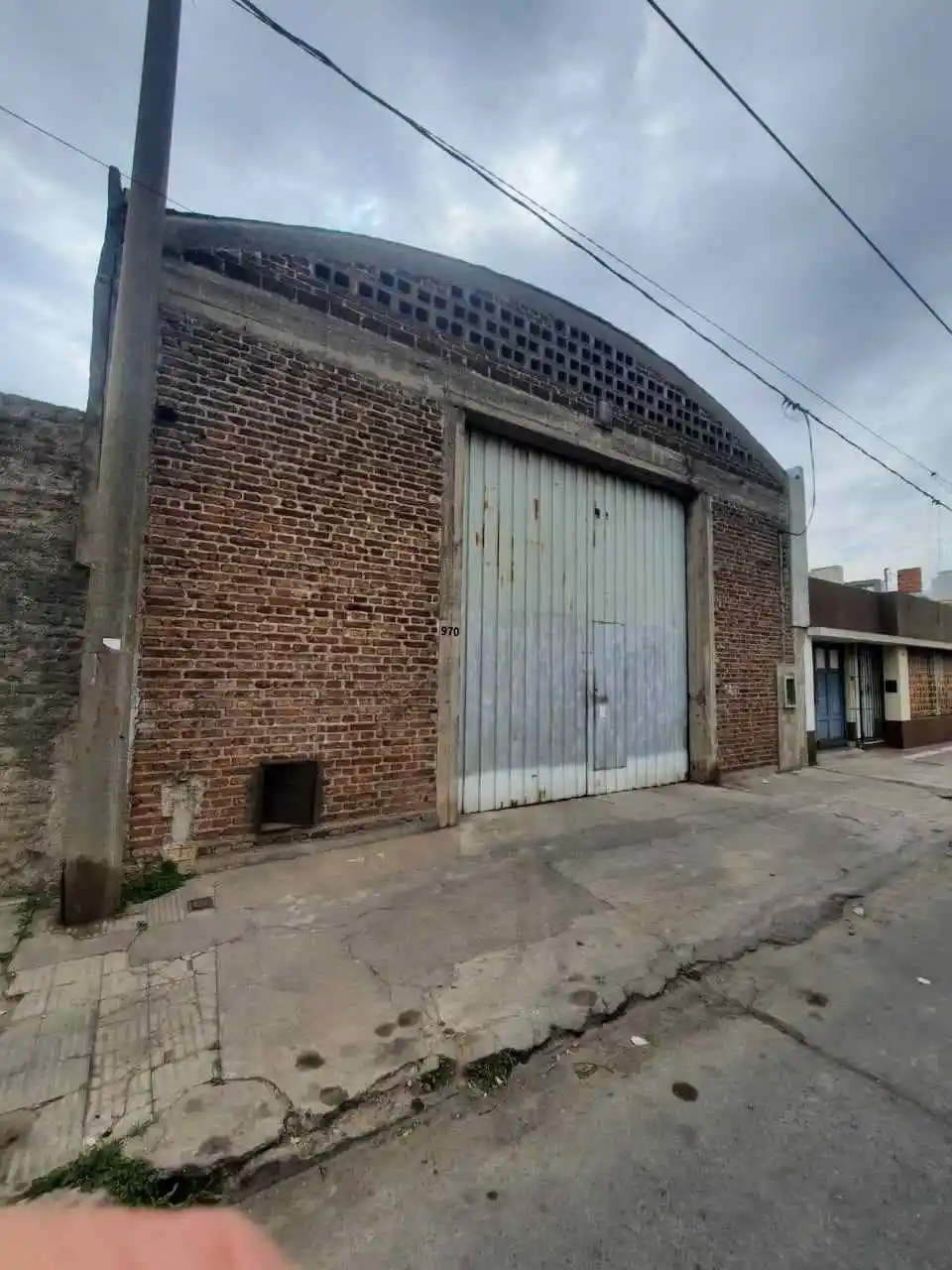 Se Vende: Gran Galpón a metros de Av. Pueyrredón.