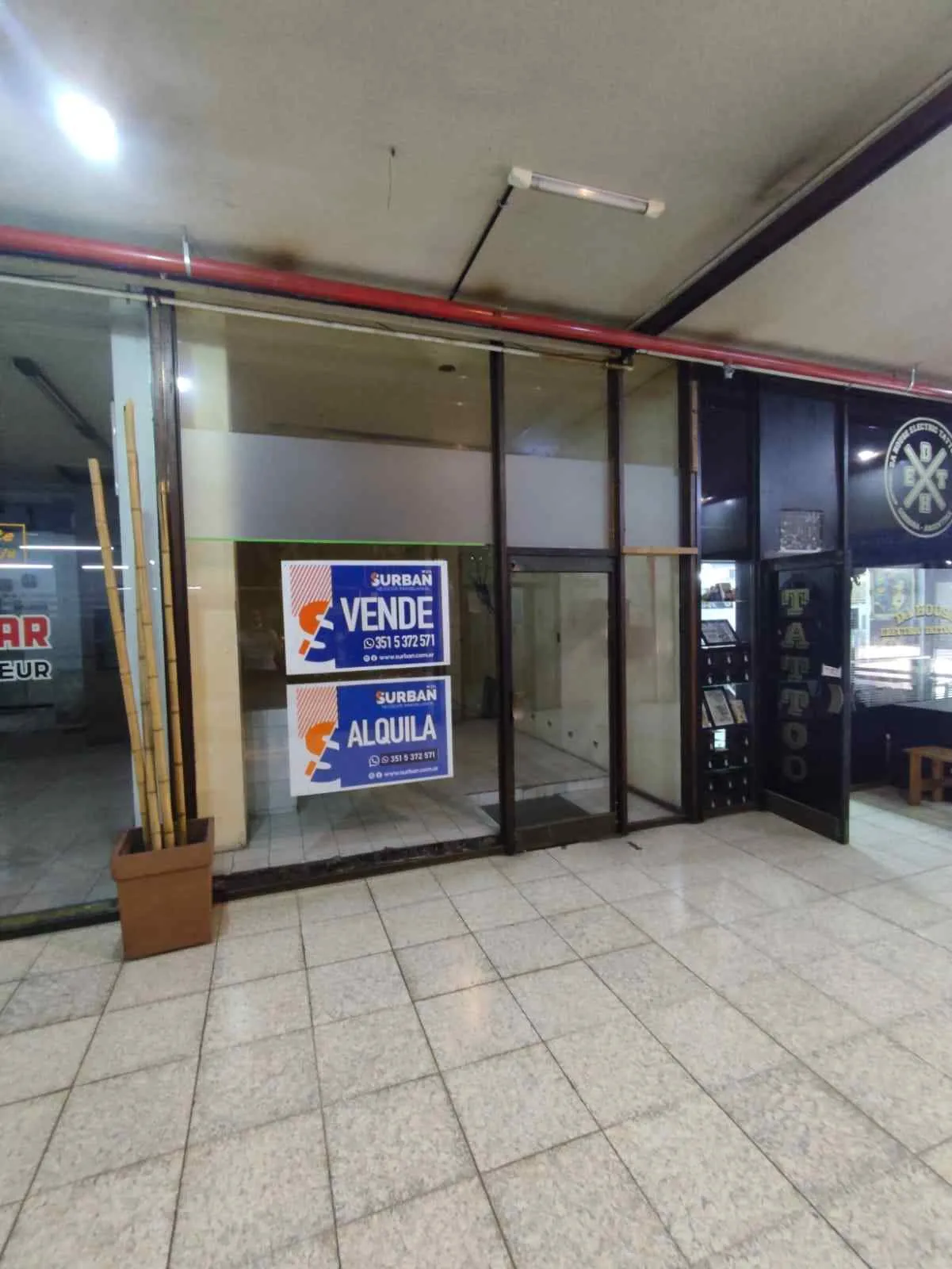 ALQUILER DE LOCAL EN GALERIA LIBERTAD 25 MTS CENTRO