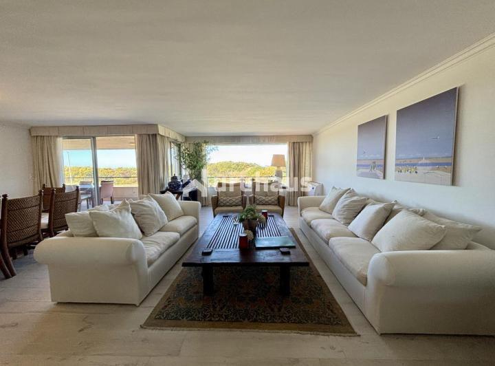 Departamento · 350m² · 5 Ambientes · 1 Cochera