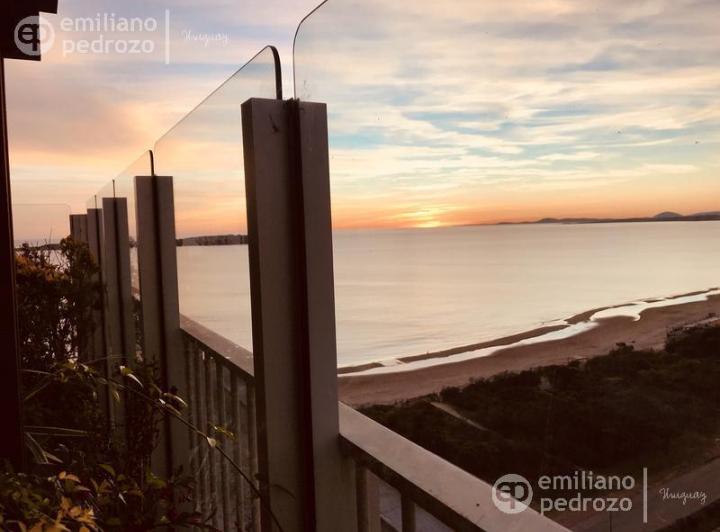 Departamento · 159m² · 6 Ambientes · 1 Cochera