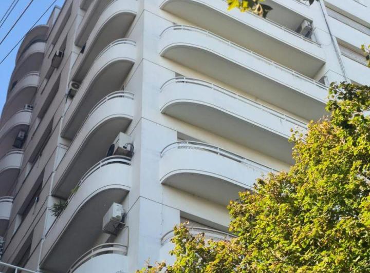 Departamento · 224m² · 6 Ambientes · 1 Cochera