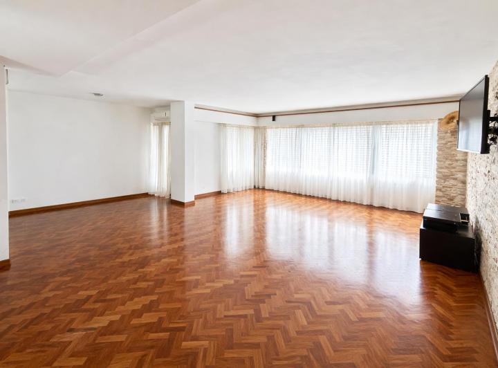 Departamento · 187m² · 7 Ambientes · 1 Cochera