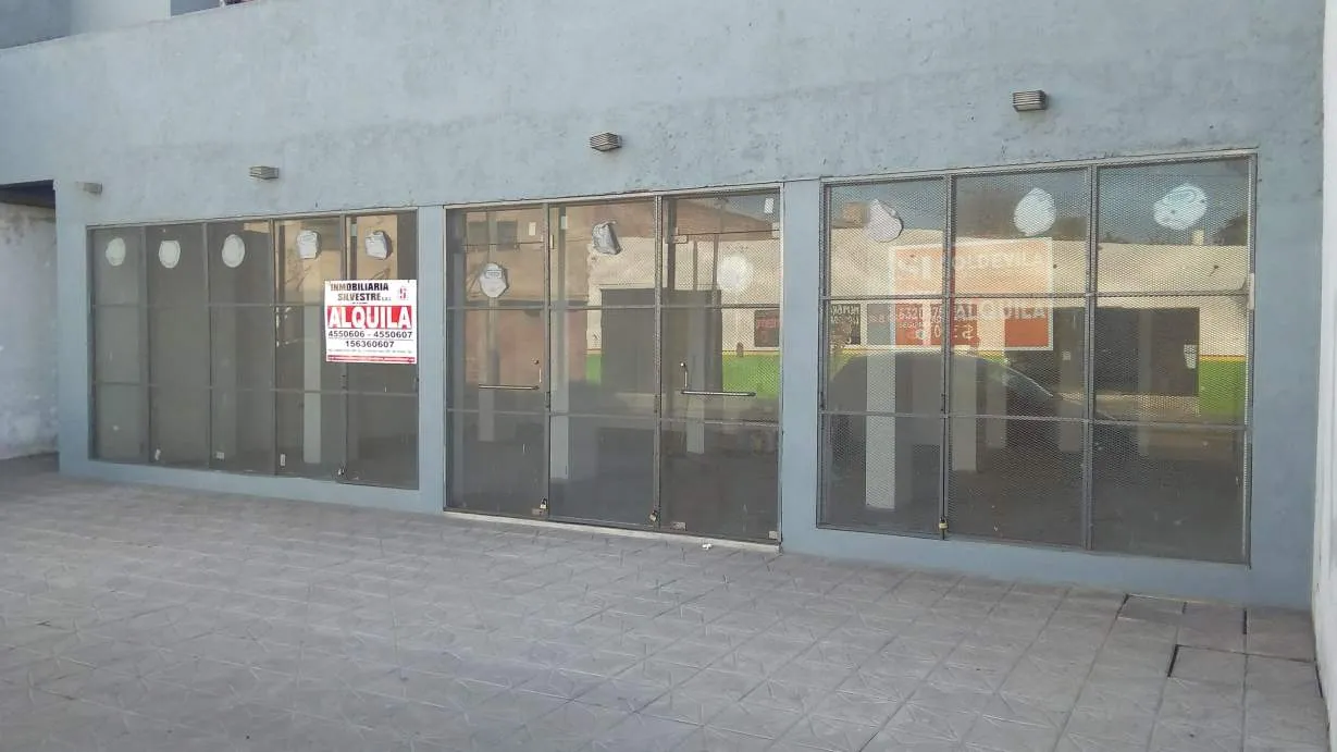EXCELENTE LOCAL PARA INVERSION EN SAN VICENTE