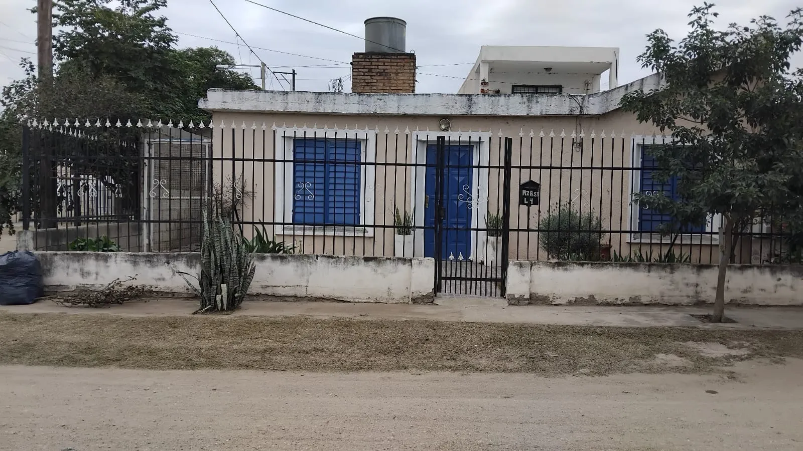CASA EN VENTA  2 DORMITORIOS EN PRIMERO DE MAYO