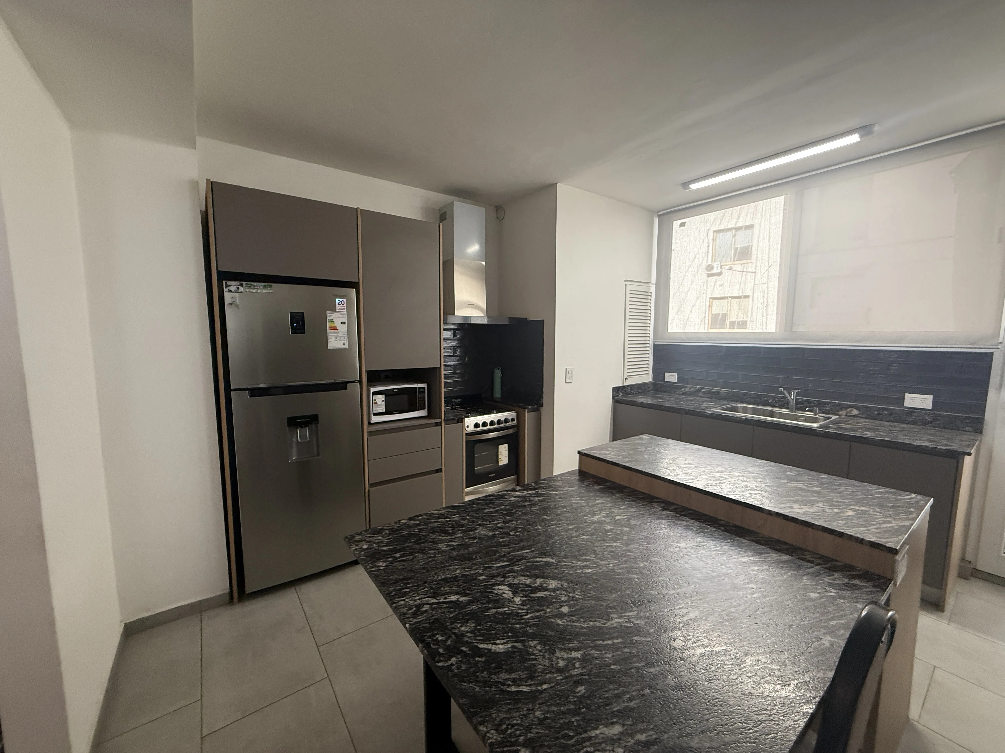 VENTA PISO DE CATEGORIA SOBRE CAÑADA. 3 DORM Y 3 BAÑOS. CON COCHERA