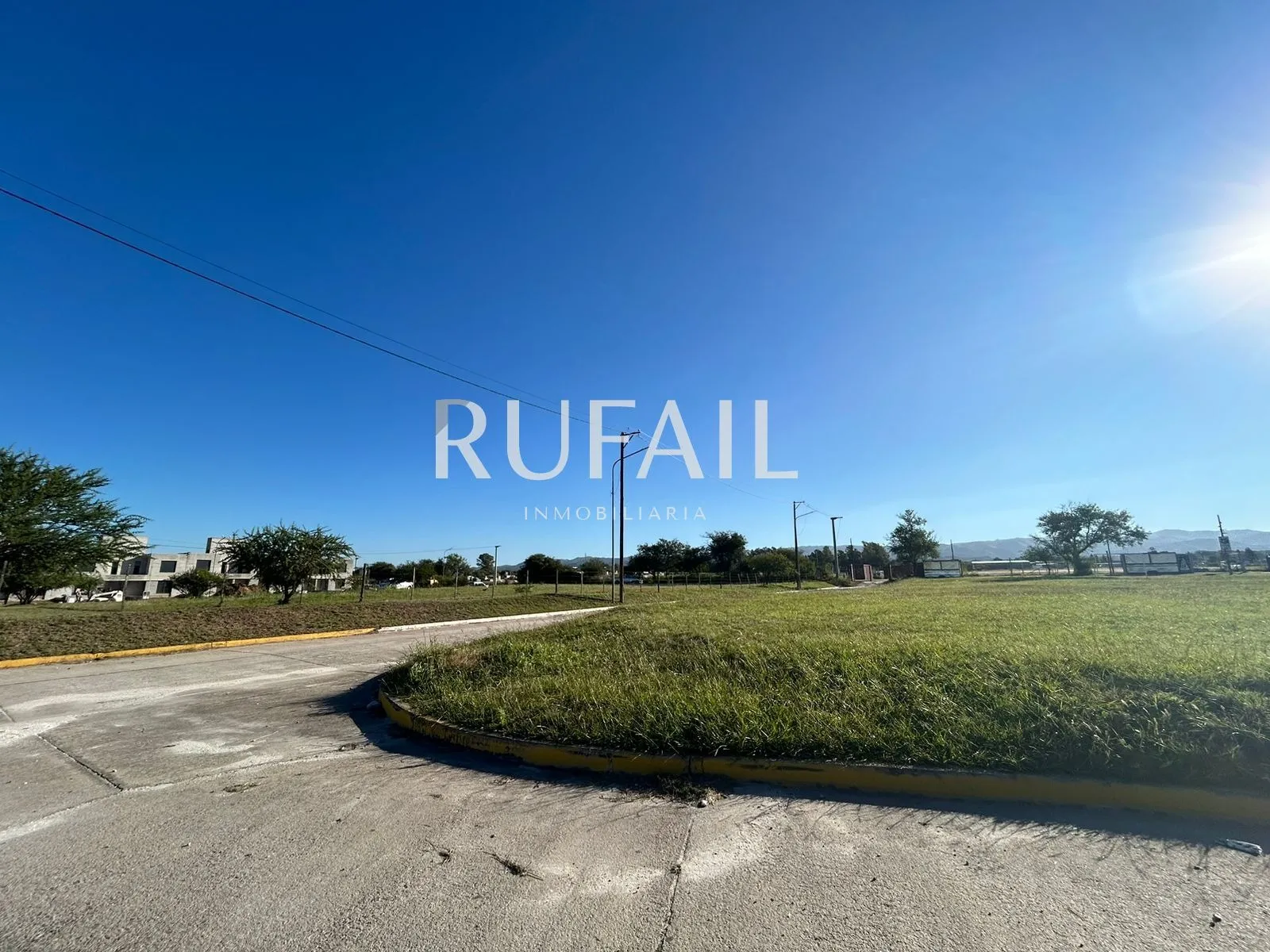 OPORTUNIDAD!! . ALTA GRACIA . B° PORTALES DEL SOL . APTO DUPLEX . ESCRITURA
