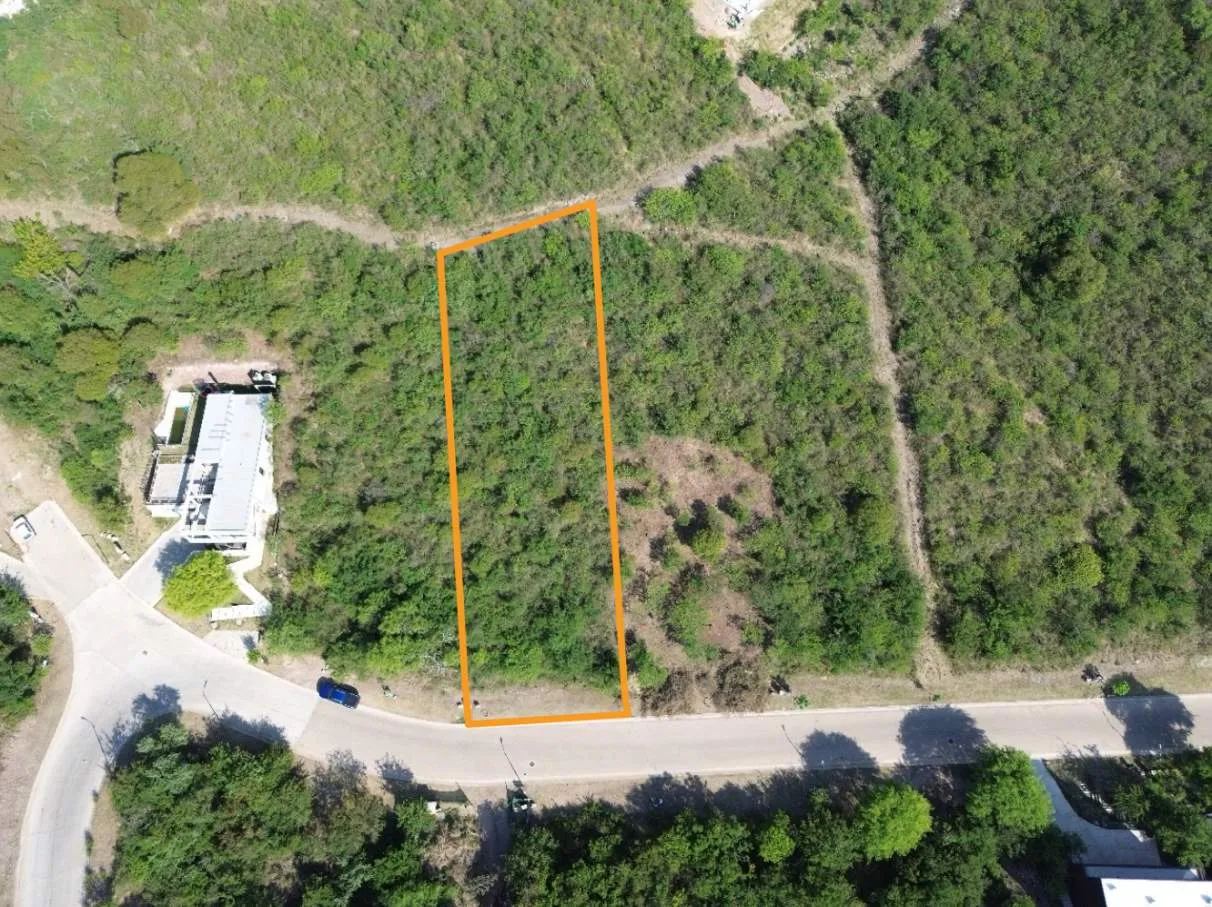 LOTE EN EL VALLECITO DE LOMAS DE LA DESEADA