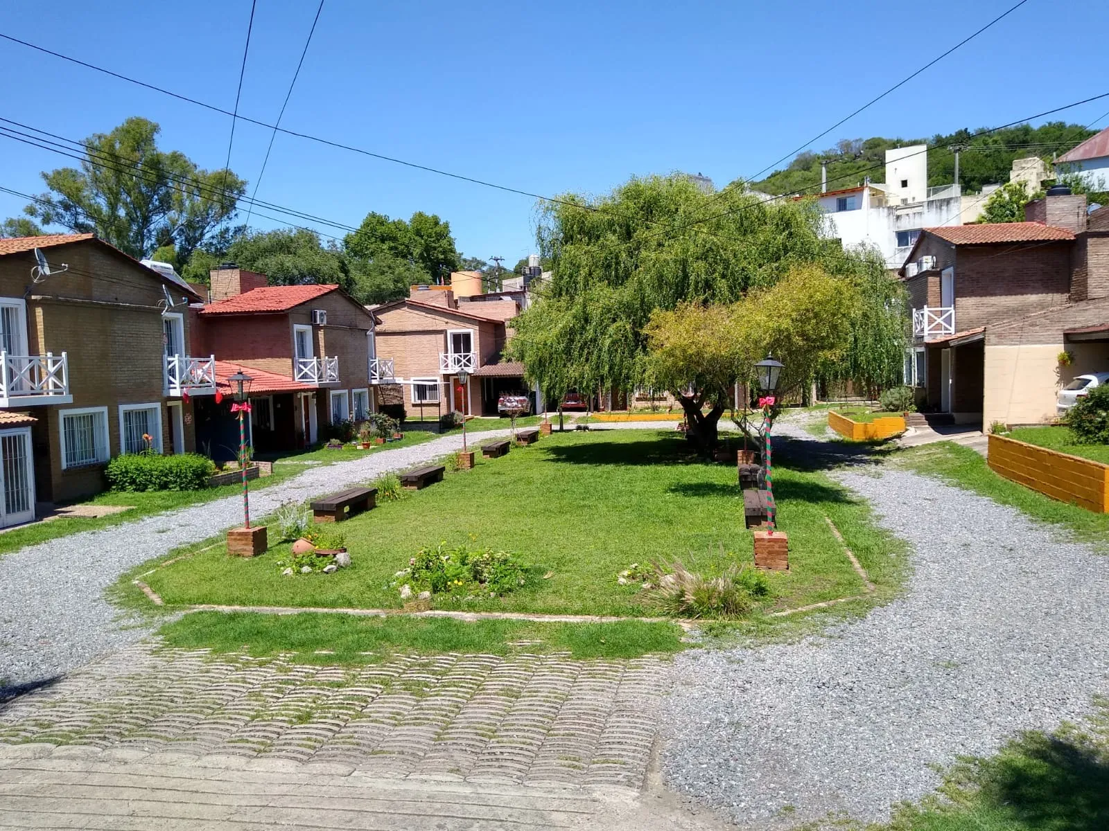 Complejo Cerrado  3dor (1 en PB) 2bañ    Rio Ceballos - Zona Howard Jonson -