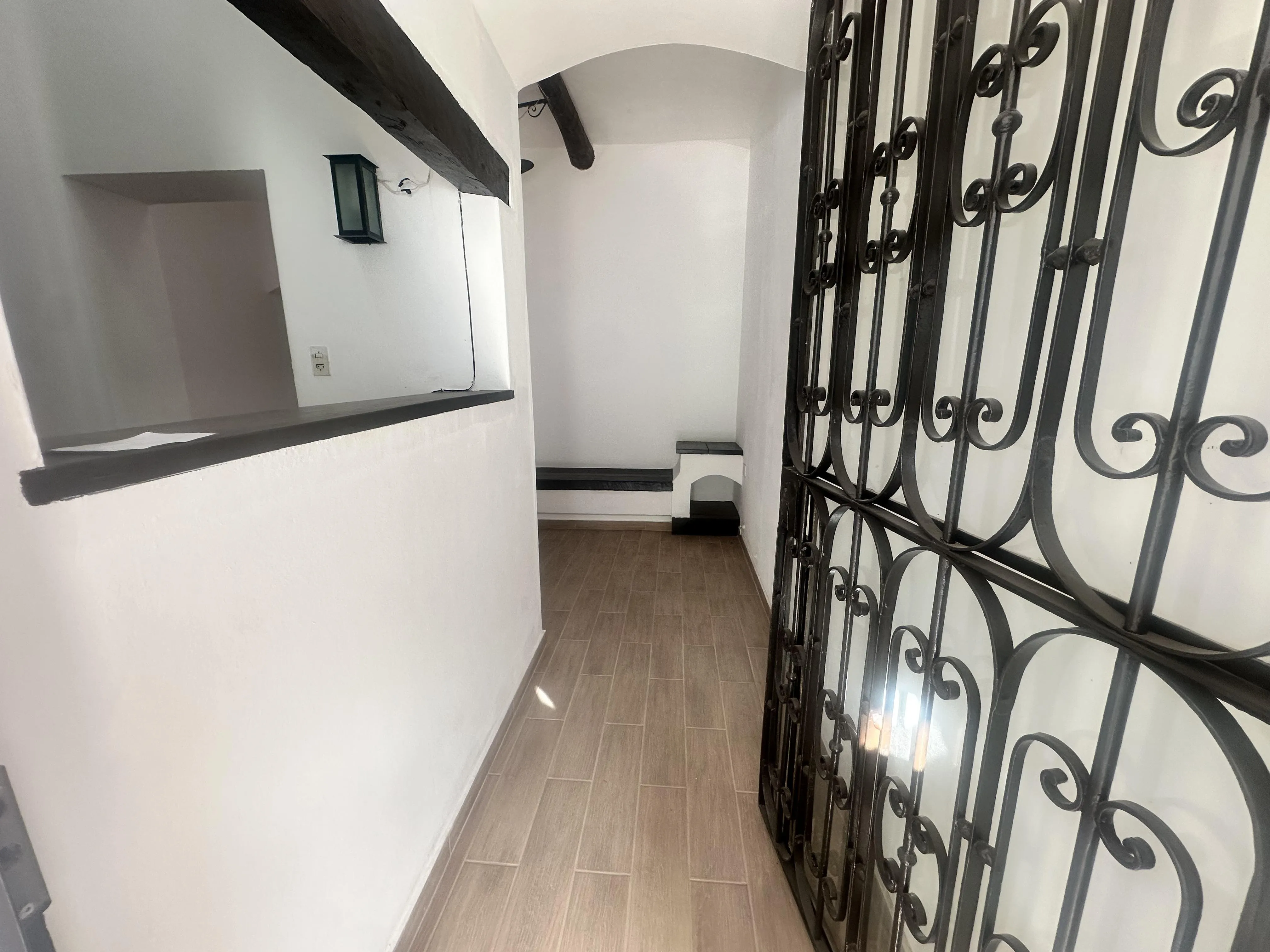 Casa Comercial en Alquiler - 6 oficinas consultorios-B Gemes