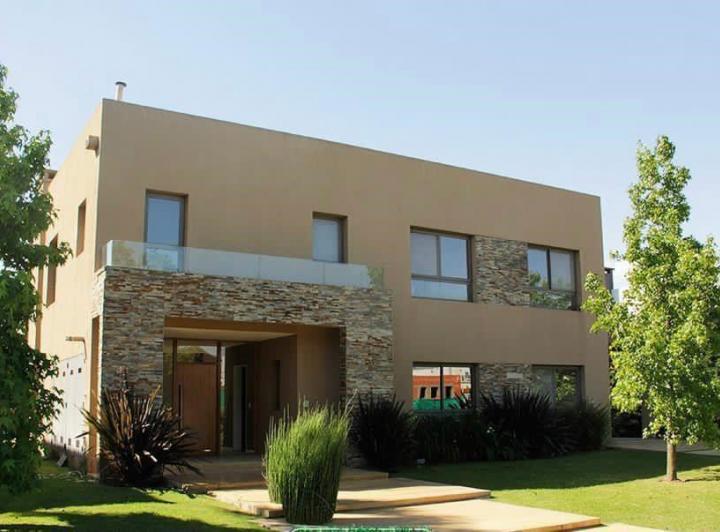 Casa · 350m² · 4 Ambientes · 3 Cocheras