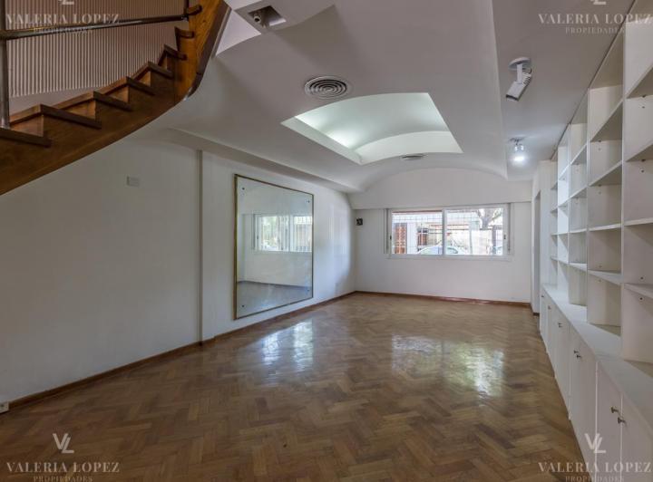 Casa · 250m² · 3 Dormitorios · 2 Cocheras