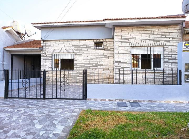Casa · 75m² · 3 Ambientes · 1 Cochera
