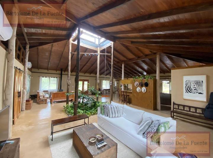Casa · 400m² · 7 Ambientes