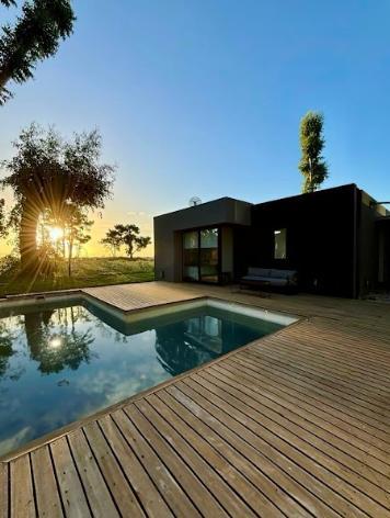 Casa · 200m² · 4 Ambientes · 2 Cocheras