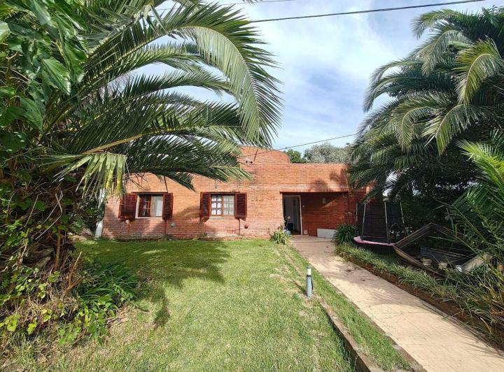 Casa · 160m² · 4 Ambientes · 2 Cocheras