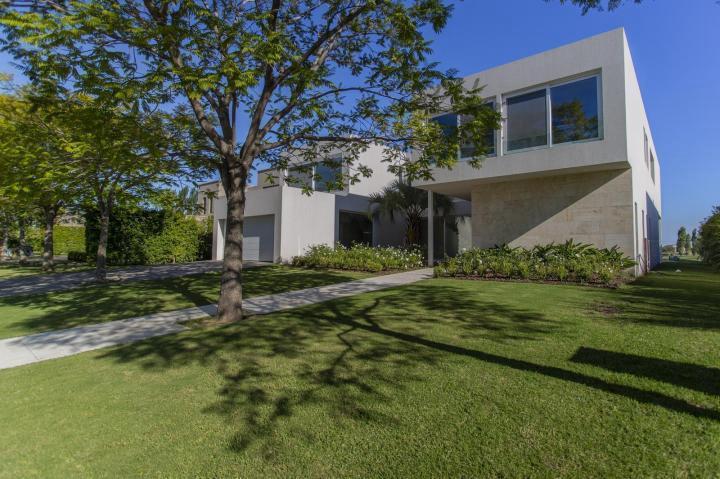 Casa · 537m² · 5 Ambientes · 2 Cocheras