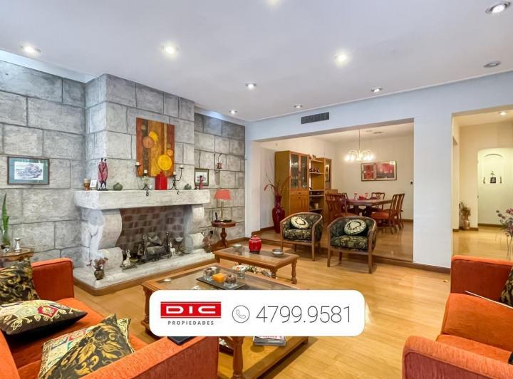 Casa · 220m² · 8 Ambientes · 2 Cocheras