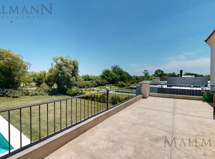 Casa · 300m² · 6 Ambientes