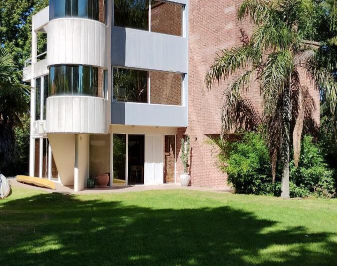 Casa · 340m² · 5 Ambientes