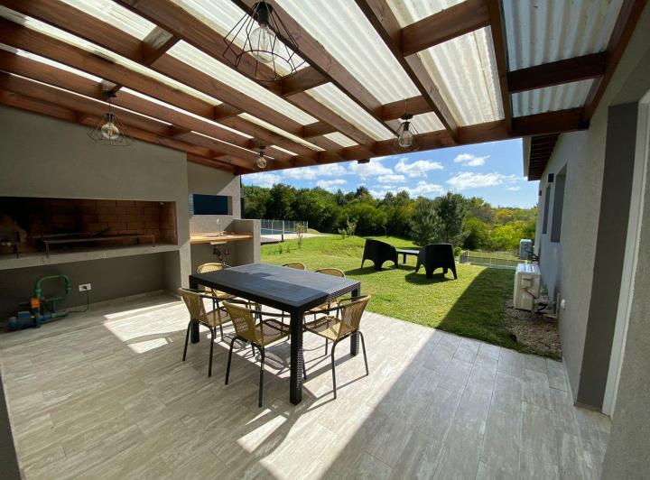 Casa · 205m² · 4 Ambientes · 1 Cochera