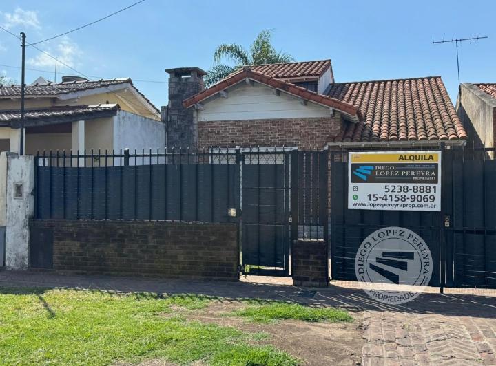 Casa · 100m² · 5 Ambientes · 2 Cocheras