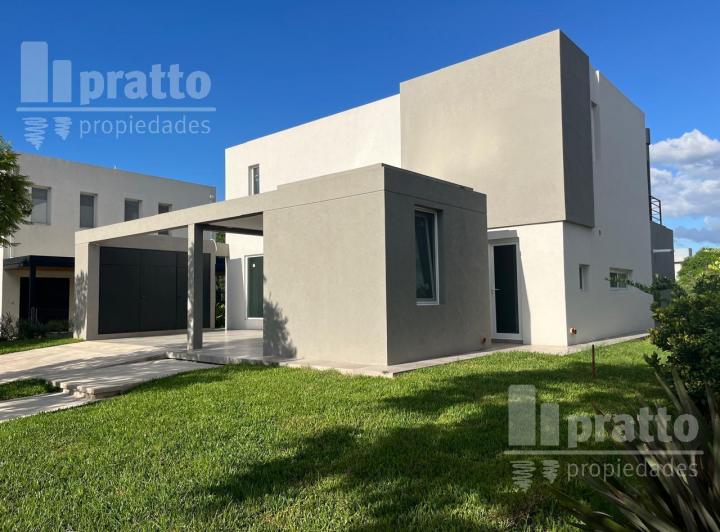 Casa · 178m² · 5 Ambientes · 2 Cocheras