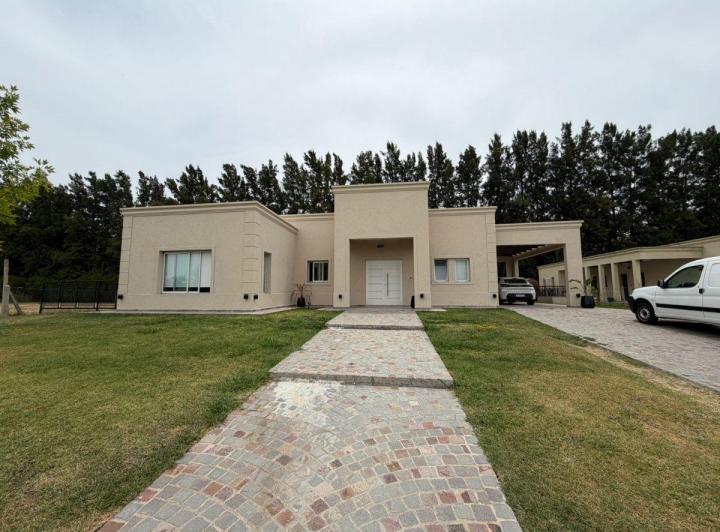 Casa · 140m² · 4 Ambientes