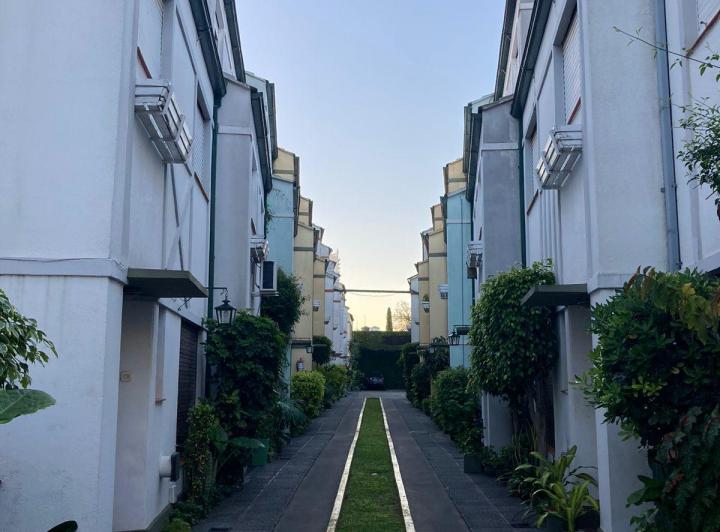Casa · 100m² · 5 Ambientes · 1 Cochera