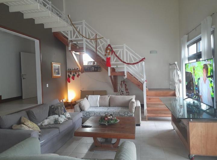 Casa · 450m² · 6 Ambientes · 1 Cochera