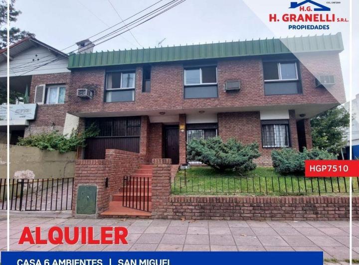 Casa · 250m² · 6 Ambientes · 3 Cocheras