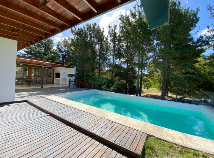 Casa · 296m² · 5 Ambientes · 5 Cocheras