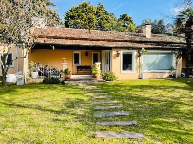 Casa · 250m² · 7 Ambientes