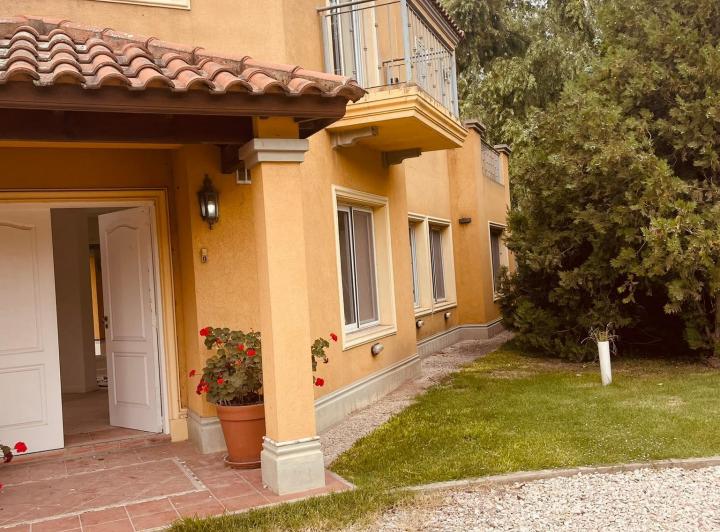 Casa · 130m² · 5 Ambientes · 3 Cocheras