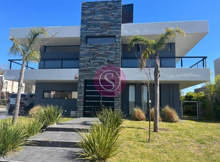 Casa · 250m² · 4 Ambientes