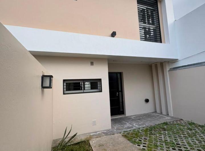 Casa · 65m² · 3 Ambientes · 1 Cochera