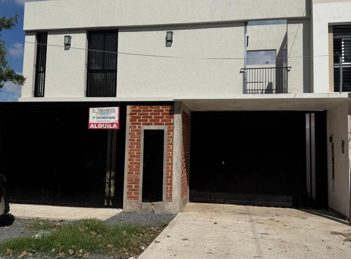 Casa · 55m² · 3 Ambientes · 1 Cochera