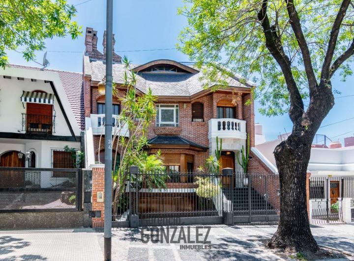 Casa · 428m² · 5 Ambientes · 2 Cocheras