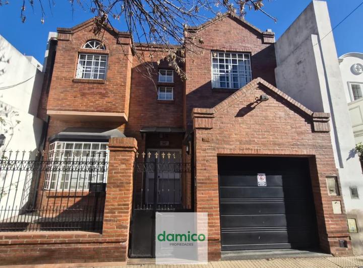 Casa · 321m² · 5 Ambientes · 1 Cochera