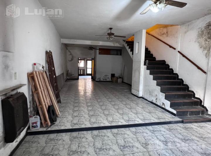 Casa · 312m² · 5 Ambientes · 2 Cocheras