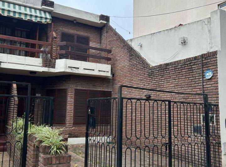 Casa · 105m² · 4 Ambientes · 1 Cochera