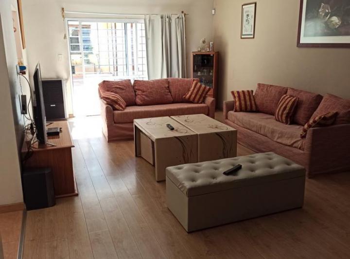 Casa · 205m² · 6 Ambientes · 1 Cochera